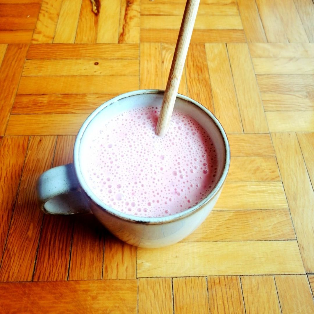 Batido de kefir, fresas y plátano Batido de kefir, fresas y plátano