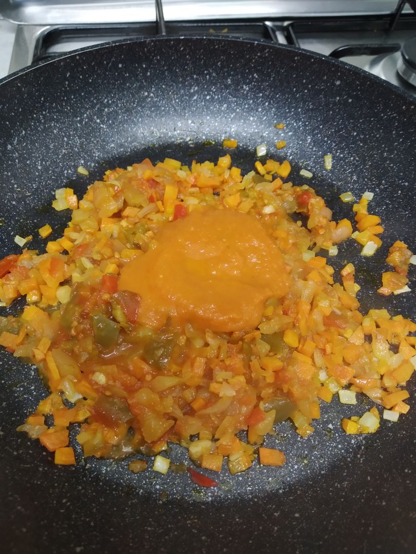 Pimientos rellenos de atún y pisto🌶️ Paso 1 Pimientos rellenos de atún y pisto🌶️ Paso 1