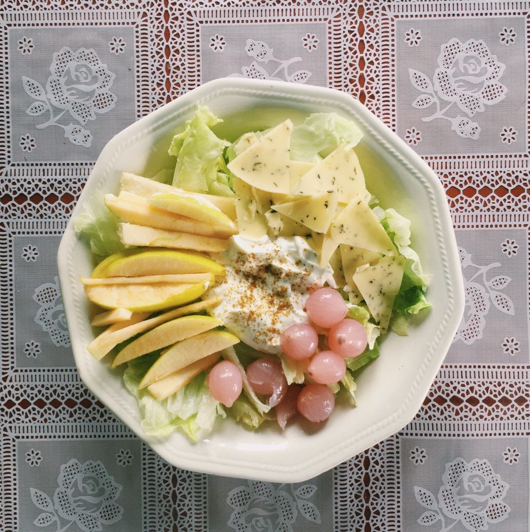 Ensalada con Manzana y Yogur