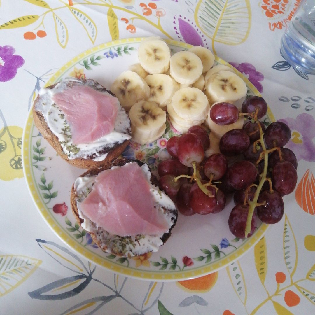 Desayuno de jueves🍇