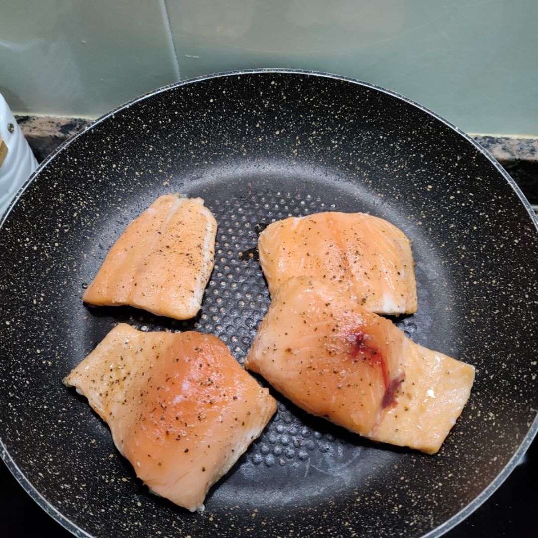 Salmón con salsa de mango Paso 0 Salmón con salsa de mango Paso 0