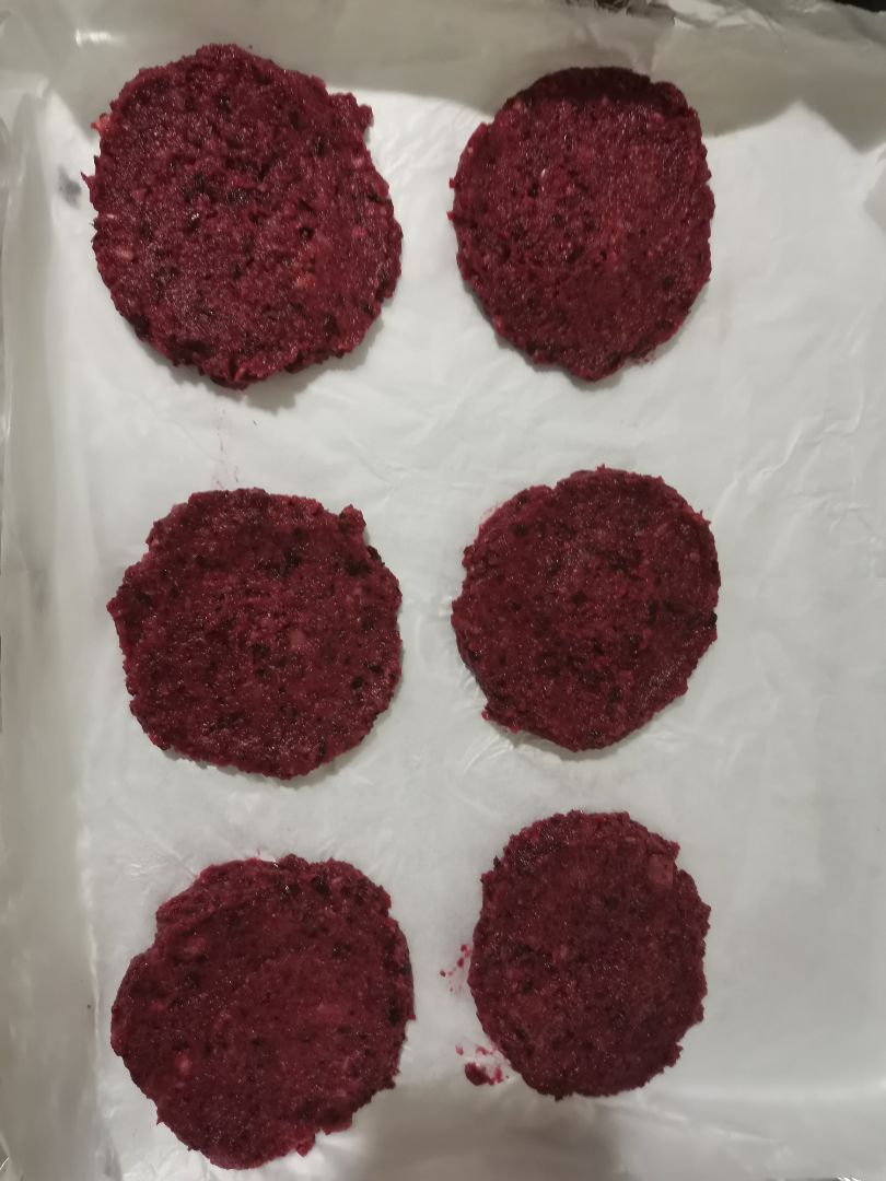 Hamburguesa de alubias rojas con remolacha 