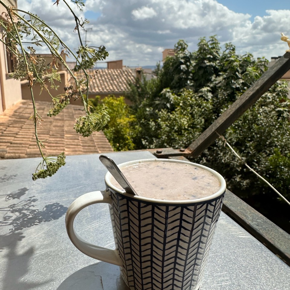 Batido proteico de plátano y arándanos Batido proteico de plátano y arándanos