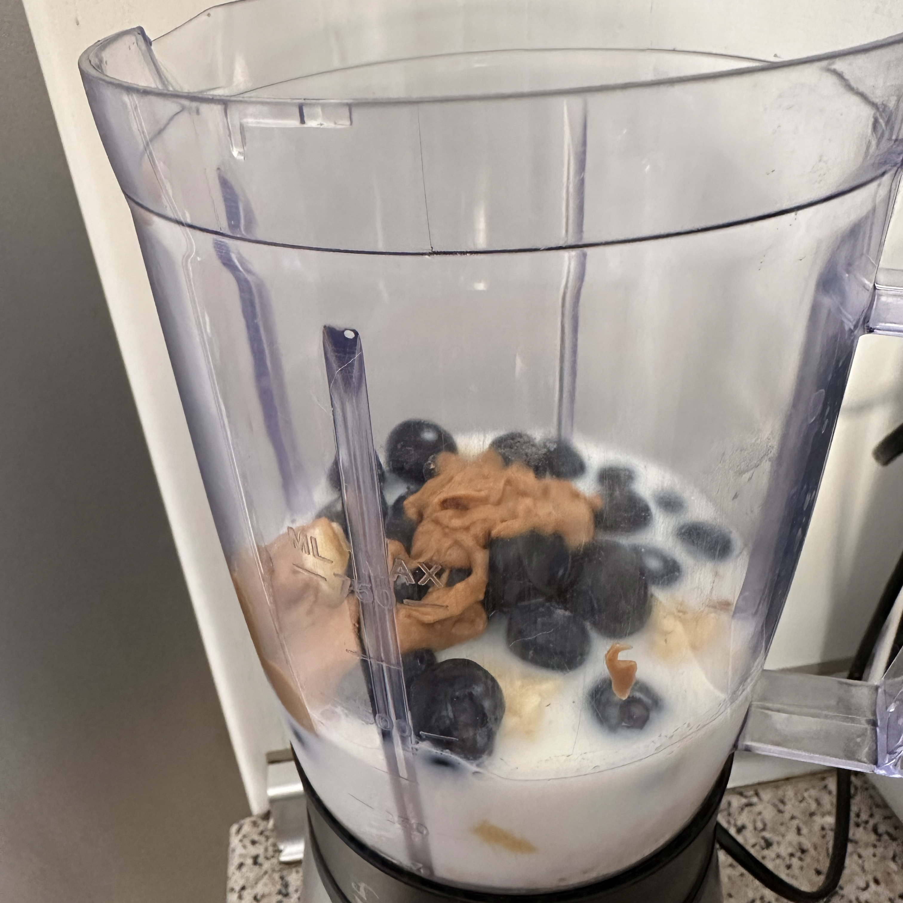 Batido proteico de plátano y arándanos Paso 0 Batido proteico de plátano y arándanos Paso 0