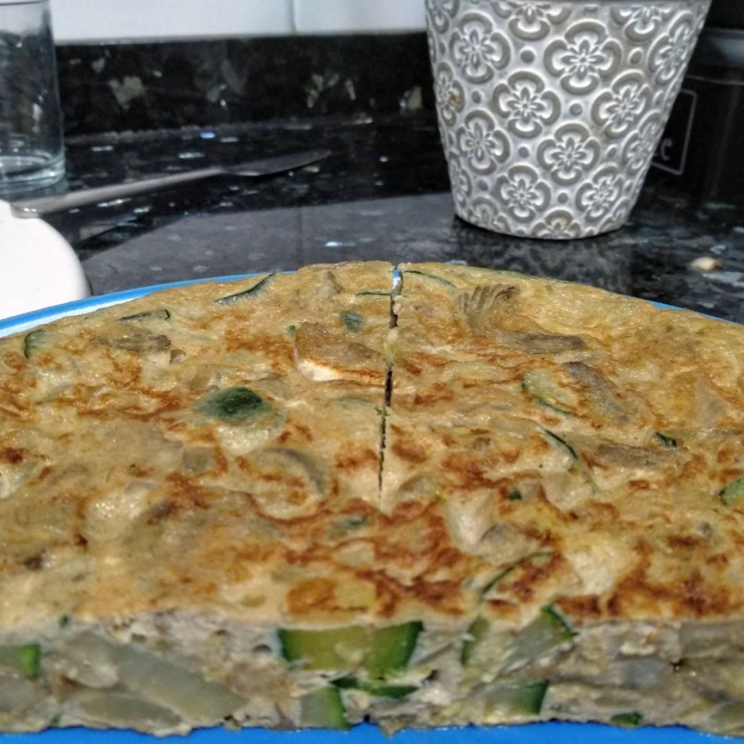 La mejor tortilla de patatas, cebolla, calabacín,y alcachofas 😋