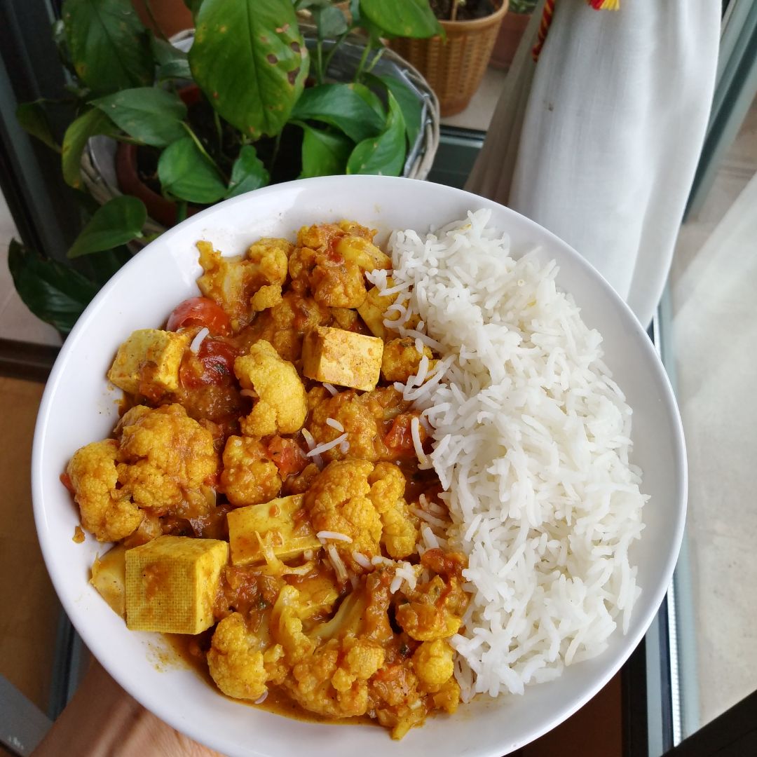 Curry de lentejas y coliflor asada Curry de lentejas y coliflor asada