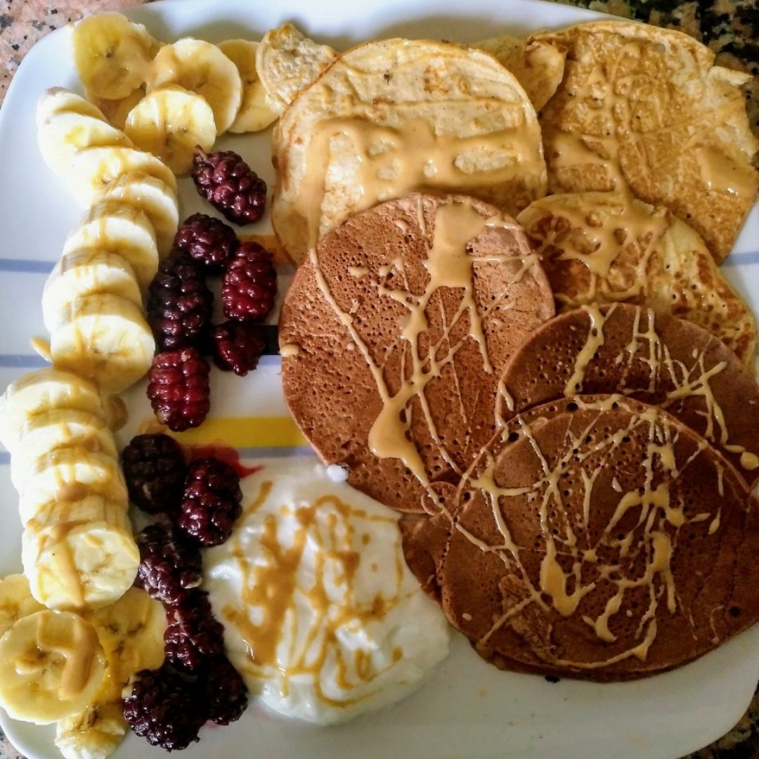 Tortitas duo: canela y chocolate con frutas