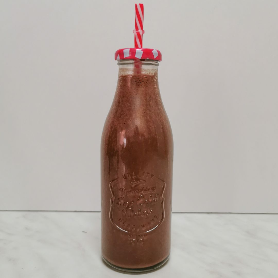 BATIDO DE CACAO, AVENA Y PLÁTANO BATIDO DE CACAO, AVENA Y PLÁTANO