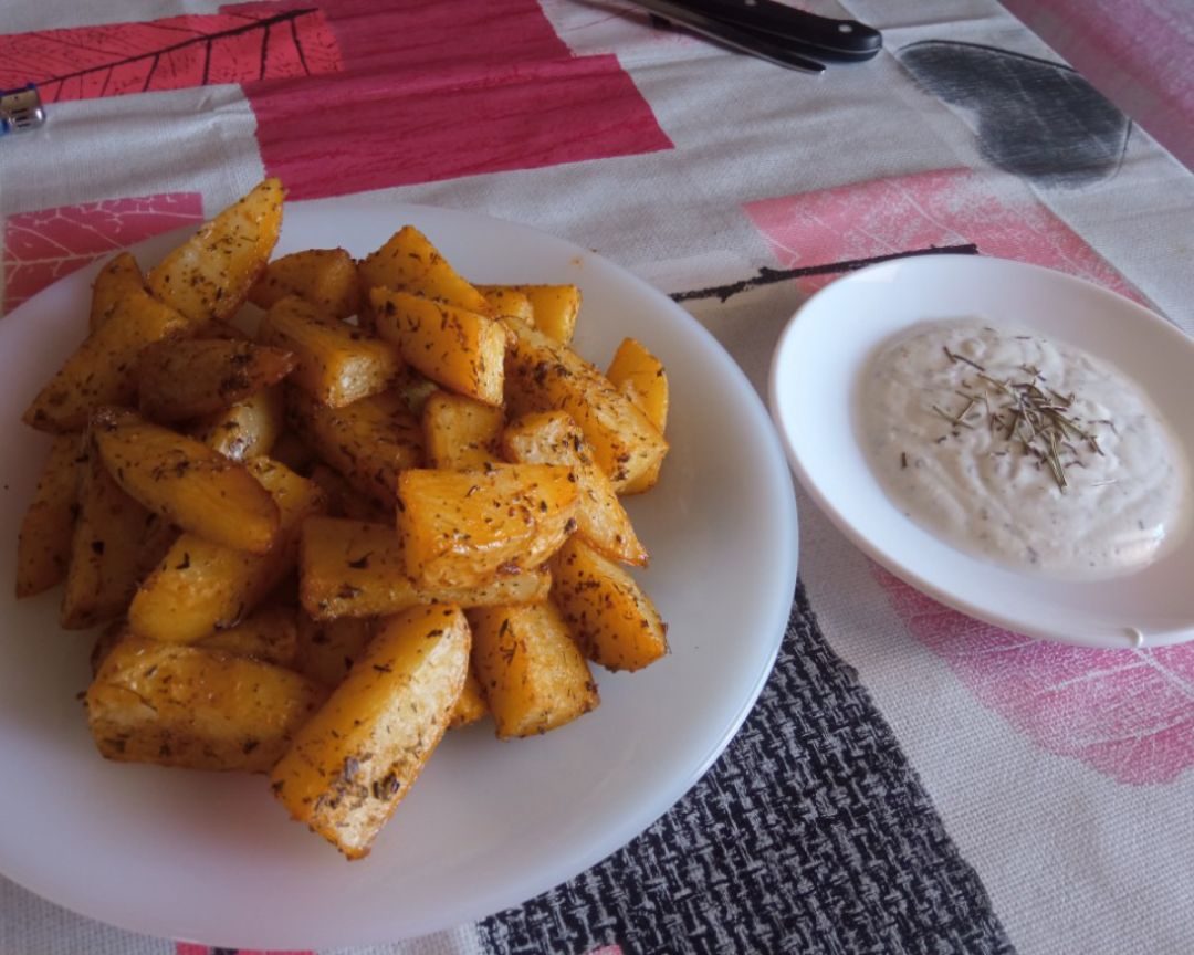 Patatas y salsa deluxe Patatas y salsa deluxe