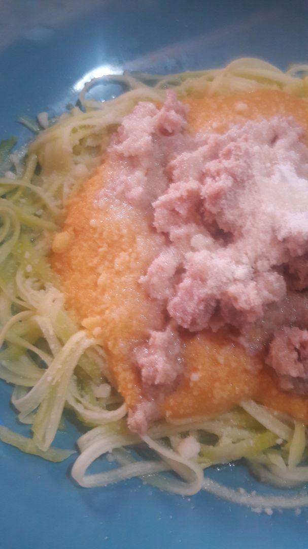 Espirales de calabacín con tomate y atún Espirales de calabacín con tomate y atún