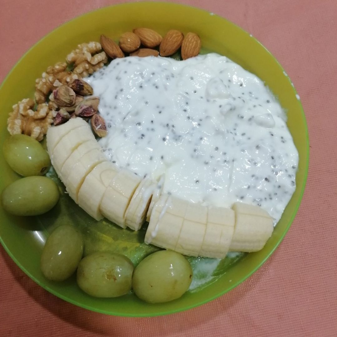Yogur natural con frutas Yogur natural con frutas