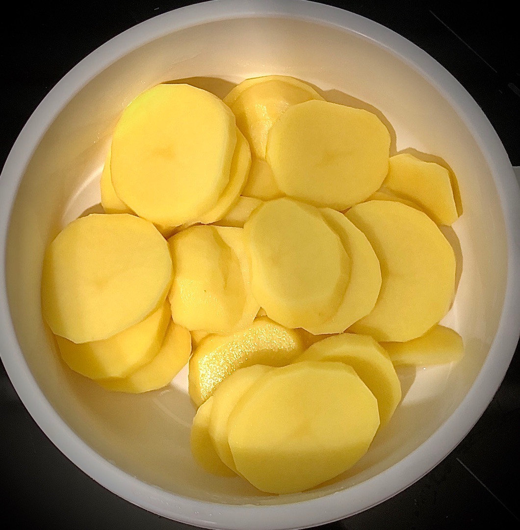Huevos rotos con “jamón”Step 0