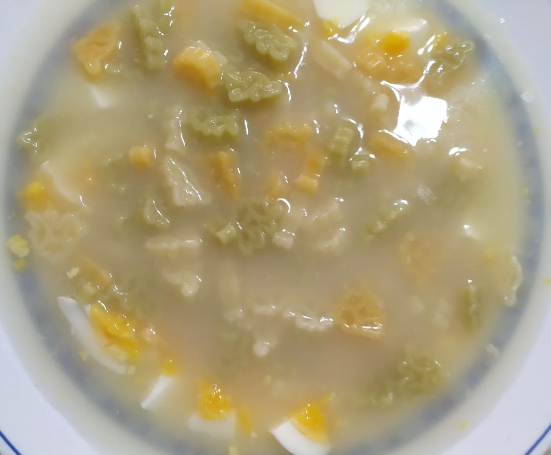 Sopa de dinosaurios y un huevo cocido Paso 3