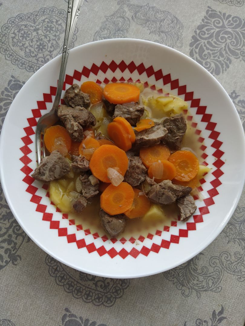 🐷Carrillada con patatas y zanahorias🥕🥔 