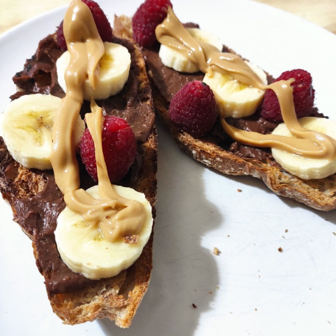 Tostadas de "Nutella" de boniato con fruta Tostadas de "Nutella" de boniato con fruta