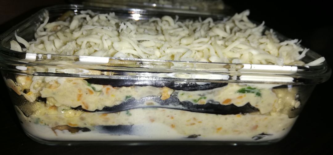 Lasaña de berenjena y bechamel de garbanzo. Lasaña de berenjena y bechamel de garbanzo.