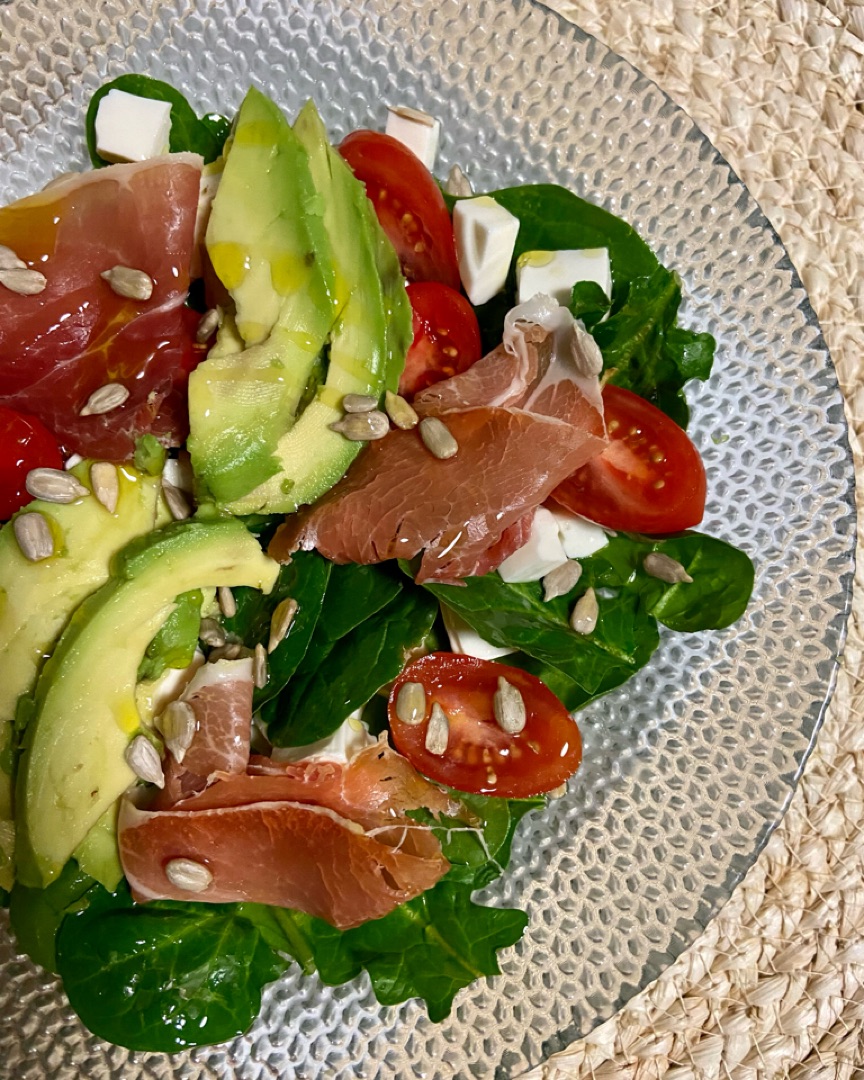 Ensalada con jamón serrano y pipas ✌🏼Step 0