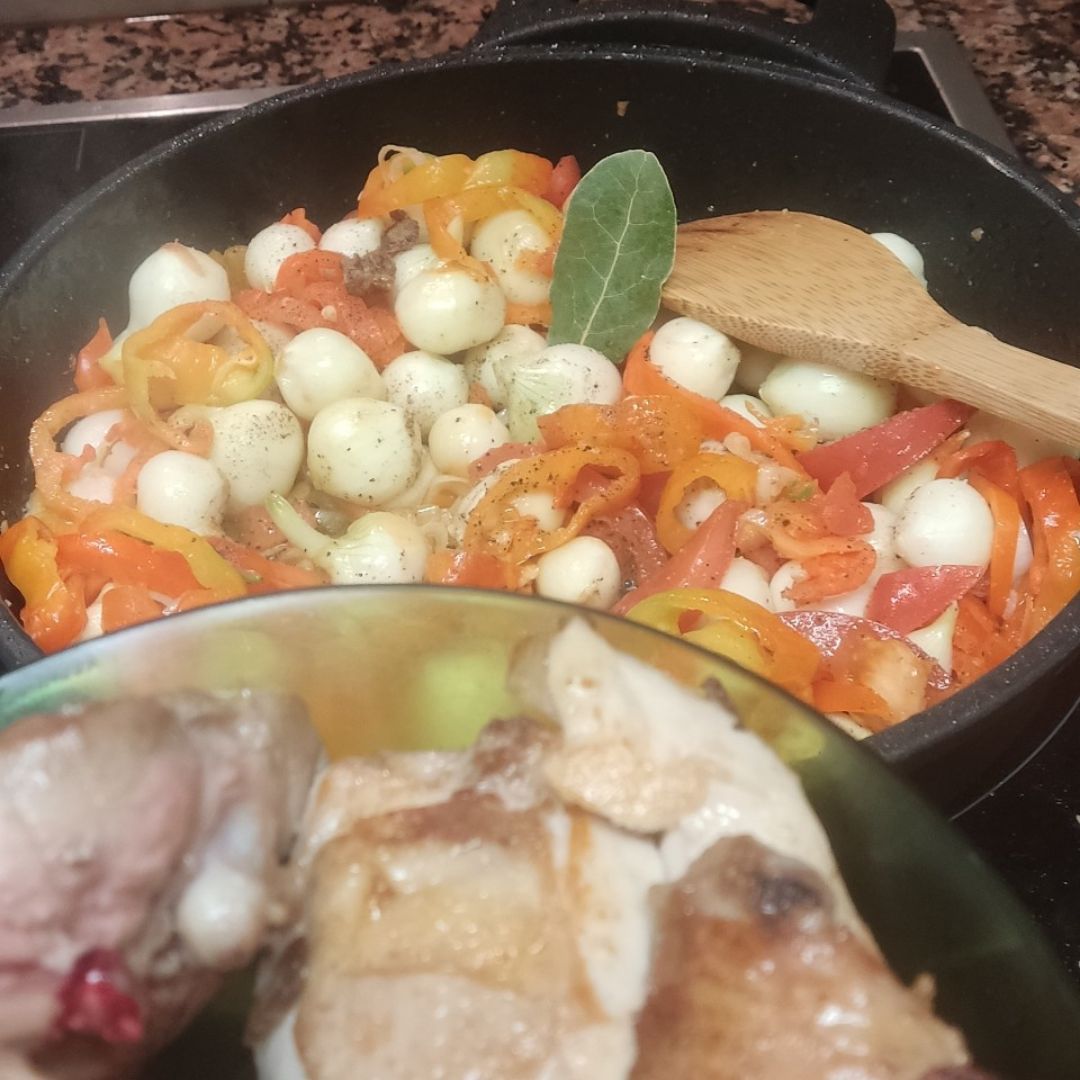 POLLO guisado con CHALOTAS y VINO Paso 1 POLLO guisado con CHALOTAS y VINO Paso 1