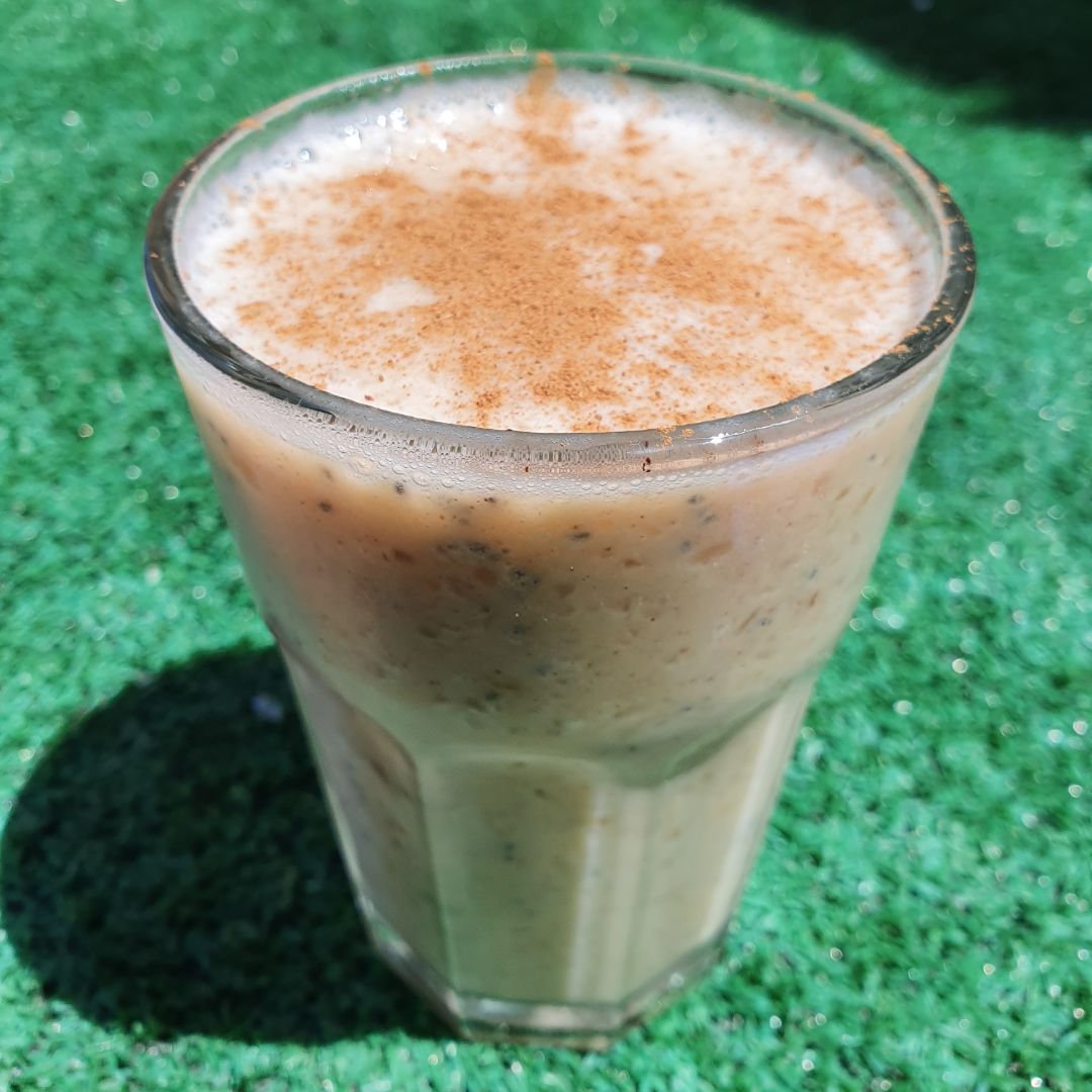 Batido de plátano, canela y chía