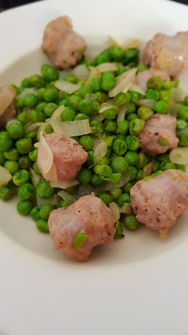 Guisantes con butifarra fresca Guisantes con butifarra fresca