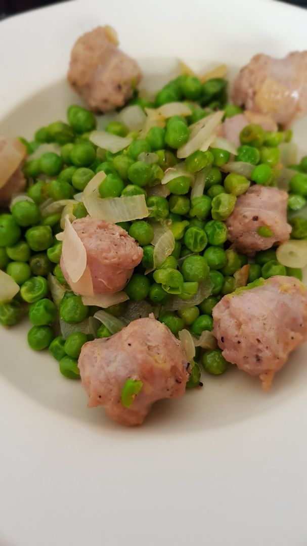 Guisantes con butifarra fresca