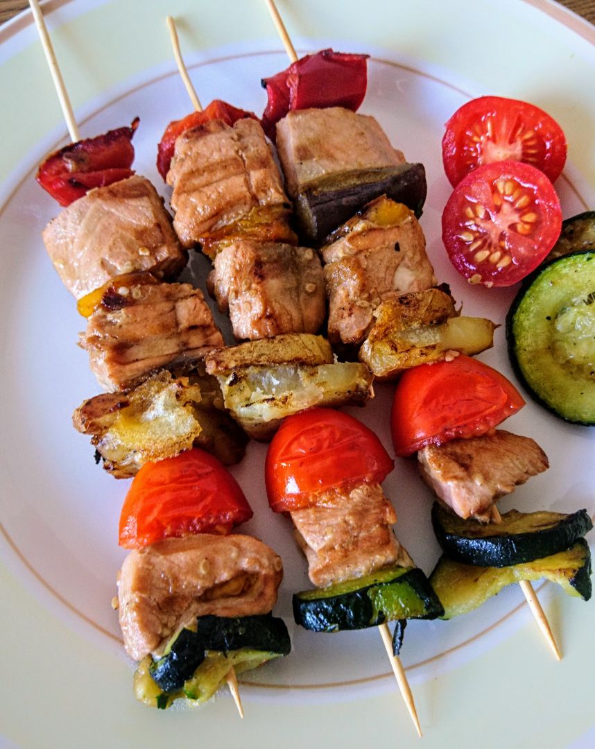 Brochetas de salmón 