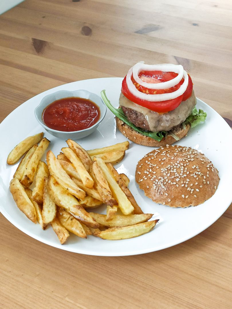 Hamburguesa 100% casera Hamburguesa 100% casera