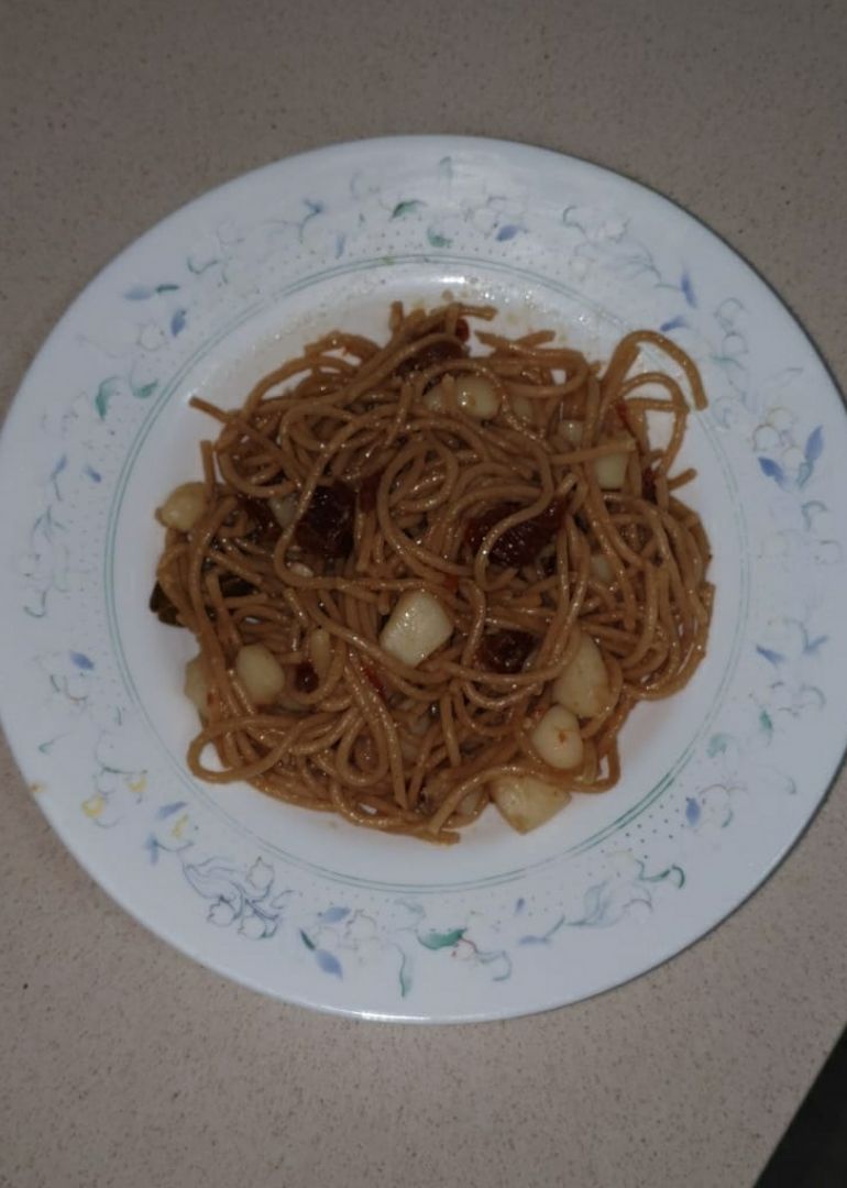 Espaguetis con chocos. Espaguetis con chocos.