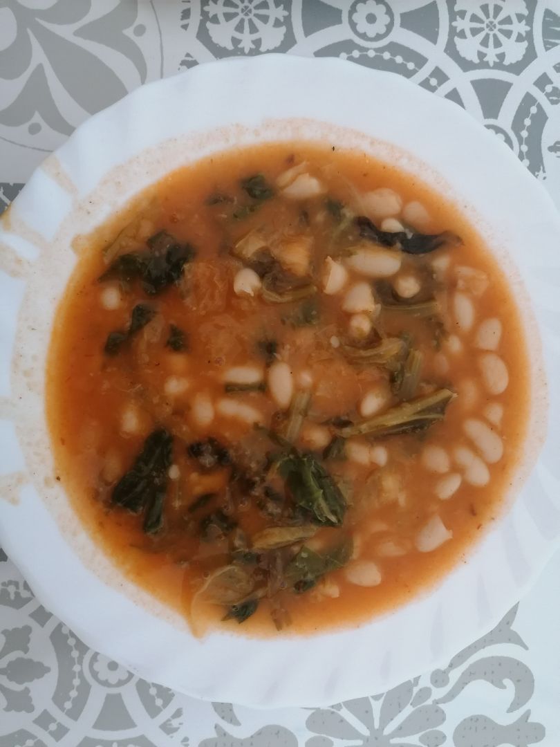Potaje de alubias y acelgas. Potaje de alubias y acelgas.