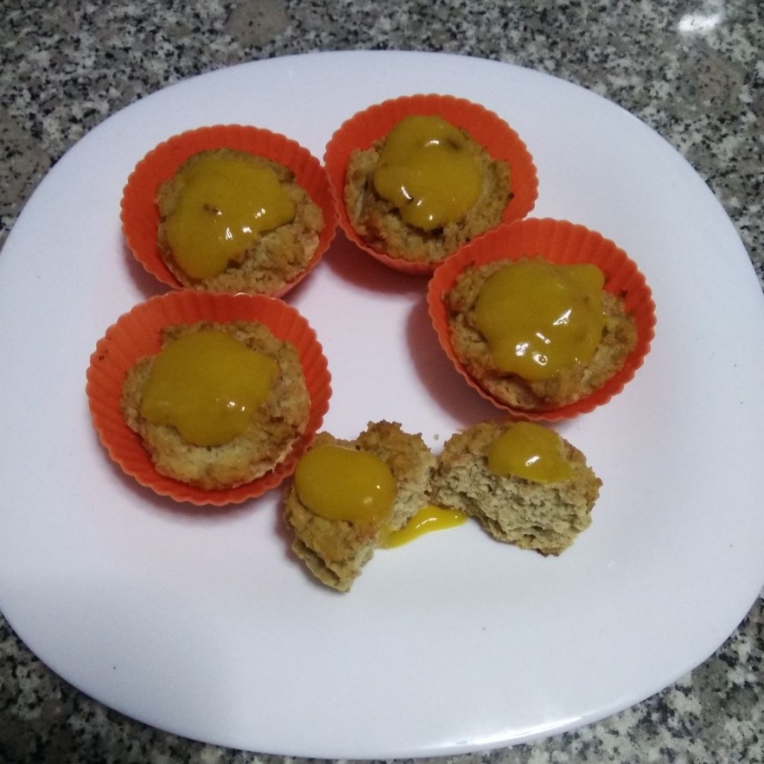 Pastelitos de manzana y coco con compota de mango