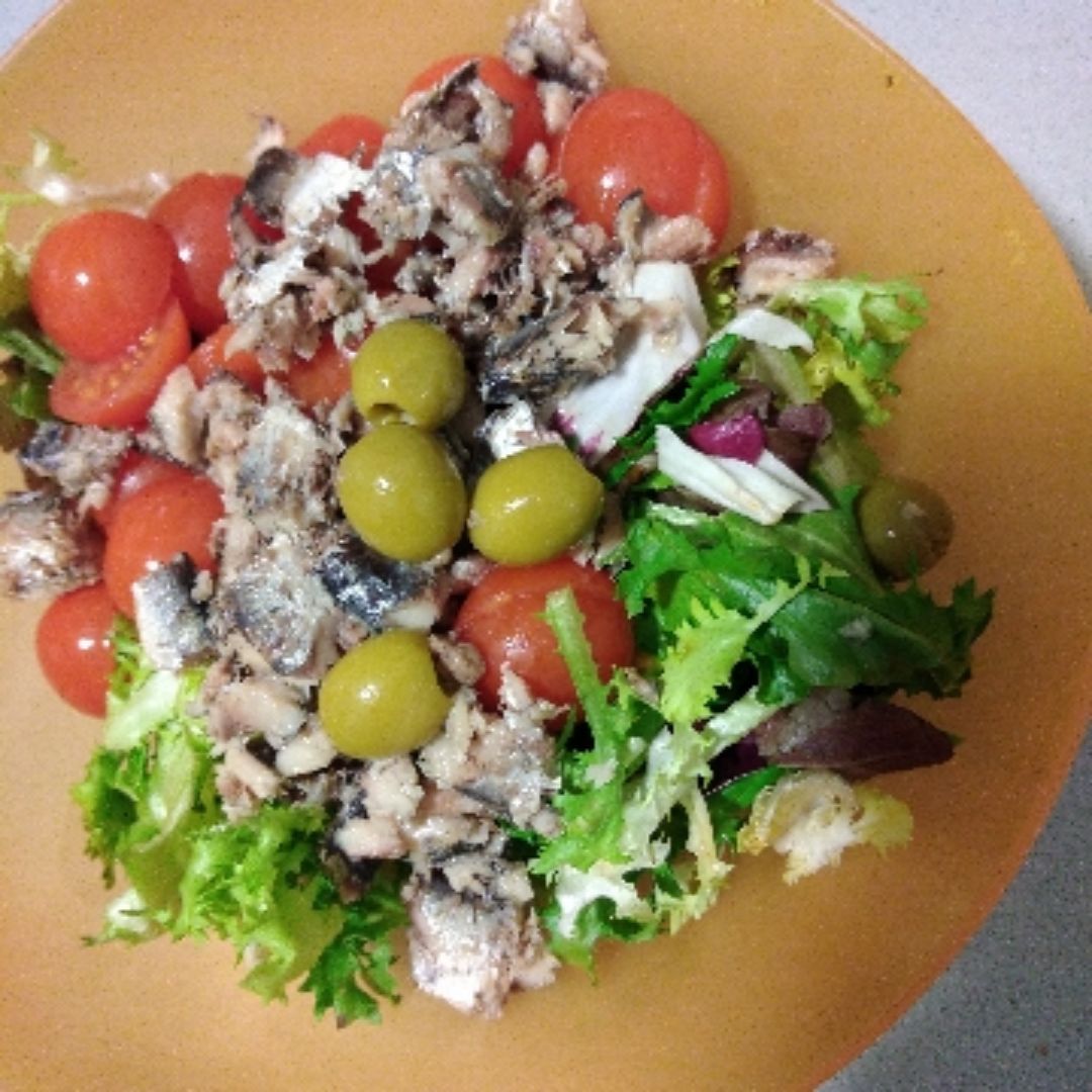 Ensalada de tomate y sardinas Ensalada de tomate y sardinas
