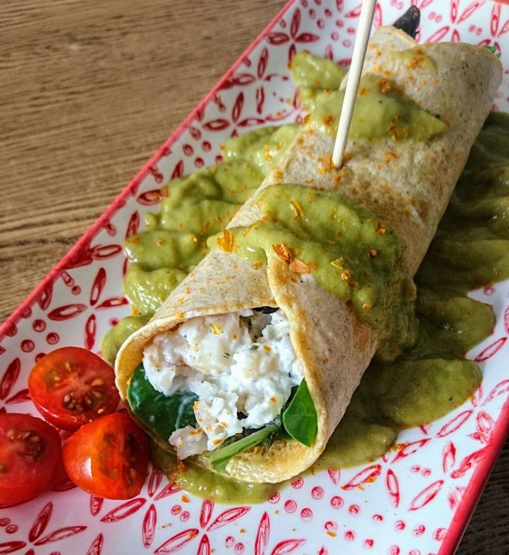 Crepe de avena con merluza y salsa de pimiento verde Crepe de avena con merluza y salsa de pimiento verde
