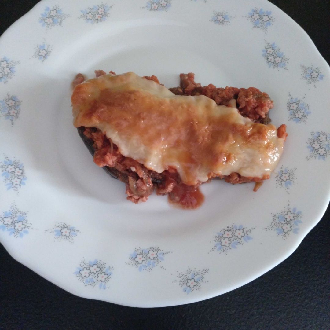 Berenjena rellena de carne