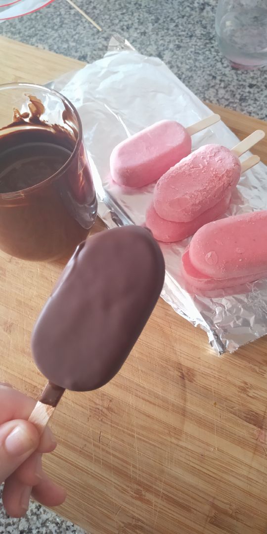 Magnum de chocolate y fresa de @burpee_vet Magnum de chocolate y fresa de @burpee_vet