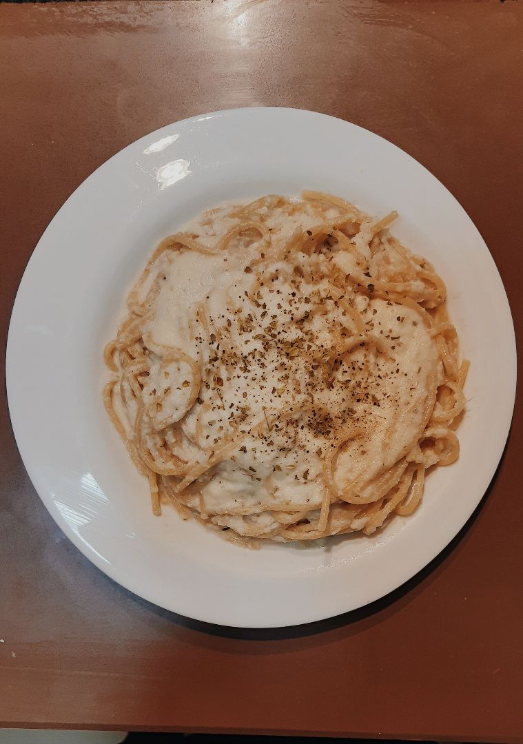 Spaghetti con salsa de coliflor y anacardos 🍝