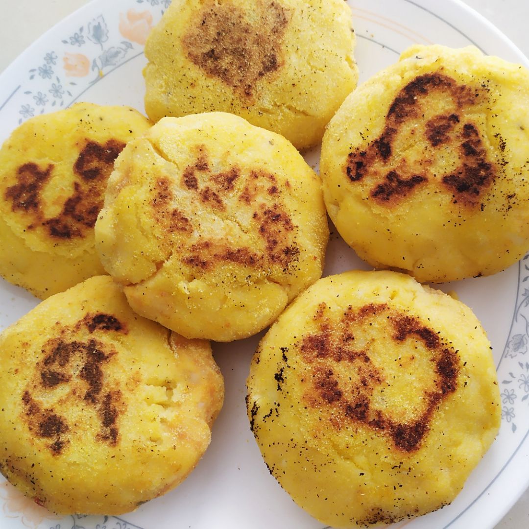 Hamburguesas de patata rellenas de carne Hamburguesas de patata rellenas de carne