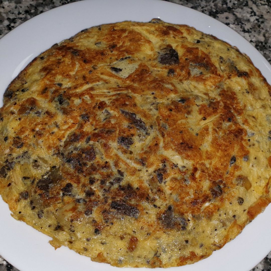 TORTILLA DE SANGRE FRITA Y CEBOLLA Paso 2 TORTILLA DE SANGRE FRITA Y CEBOLLA Paso 2
