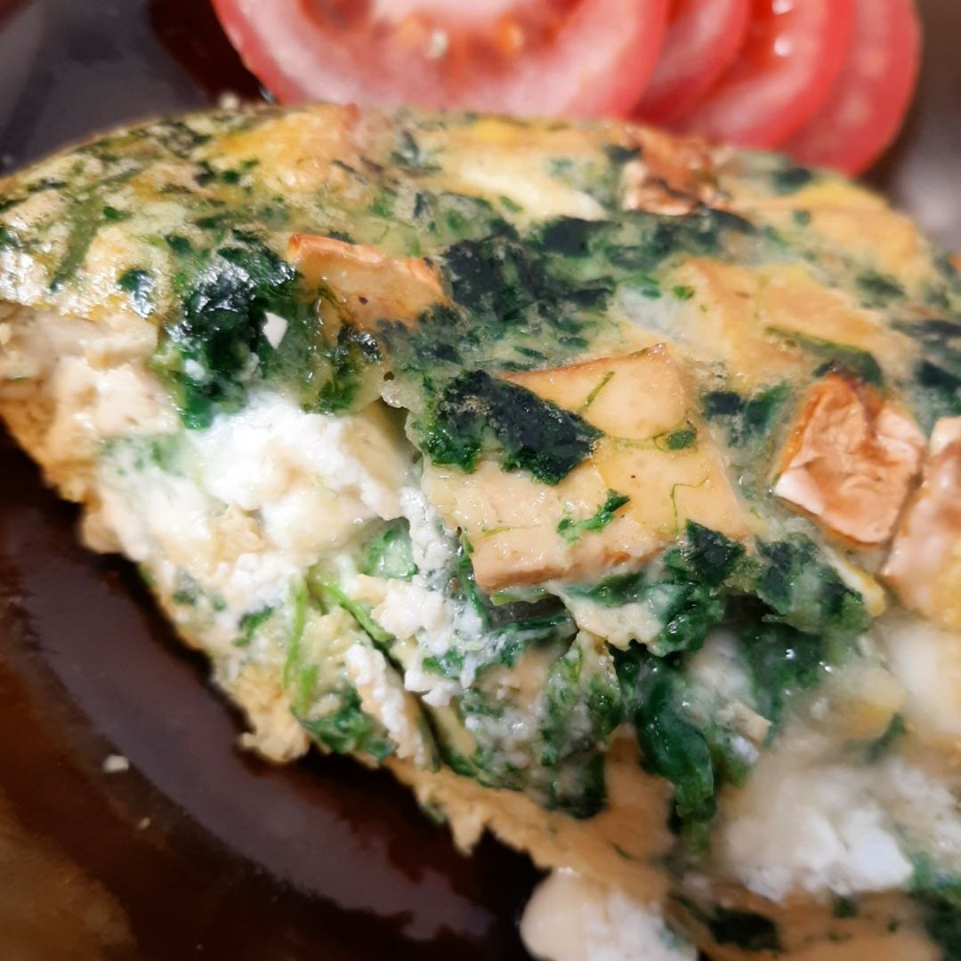 Fritata de tofu con espinacas y queso de cabra 