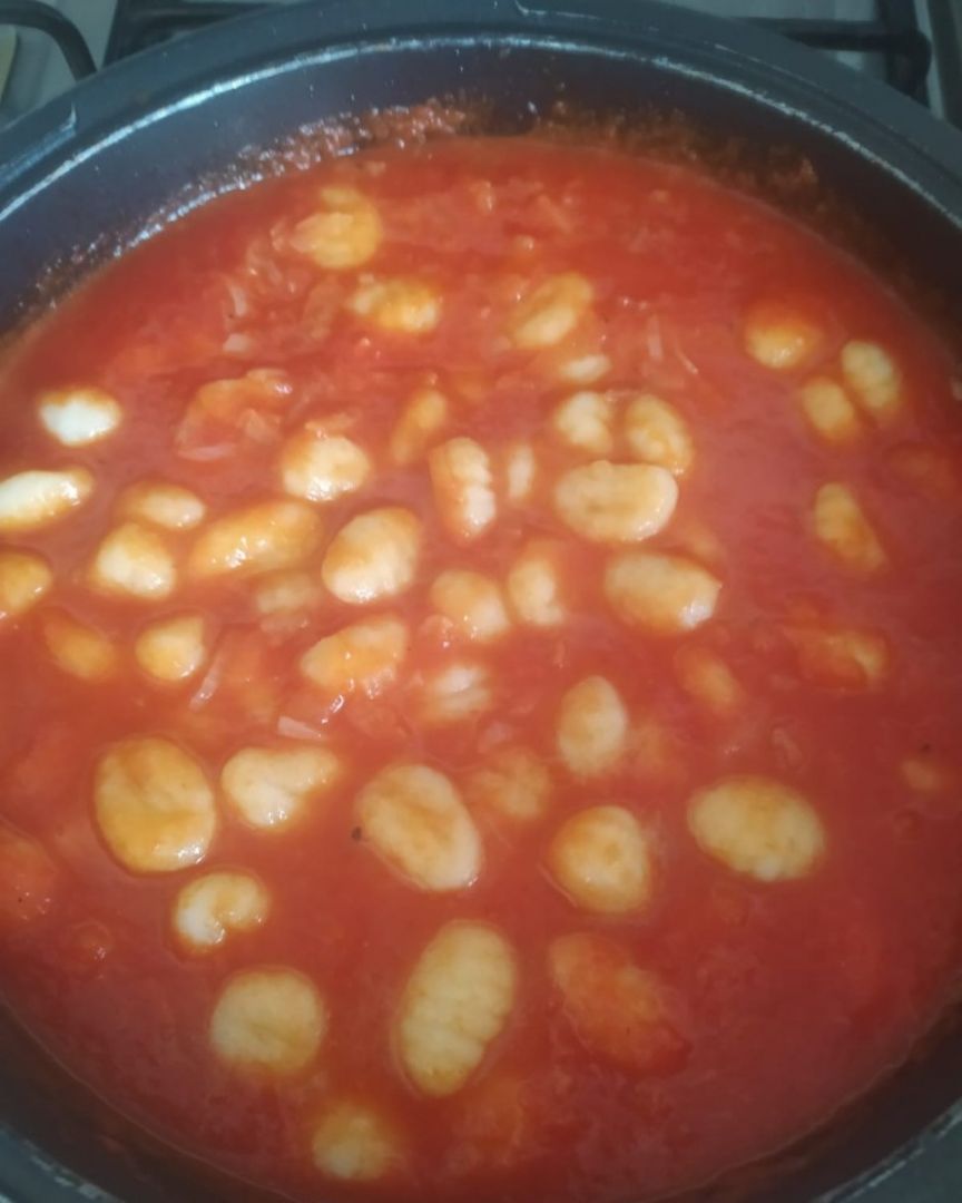 Ñoquis de patatas con tomate cebolla y orégano. Paso 1 Ñoquis de patatas con tomate cebolla y orégano. Paso 1