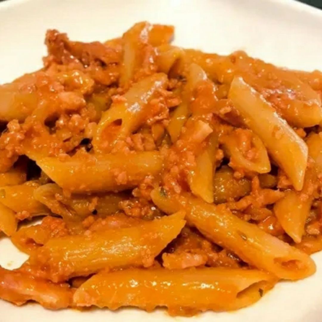 Macarrones con tomate y carne picada Macarrones con tomate y carne picada