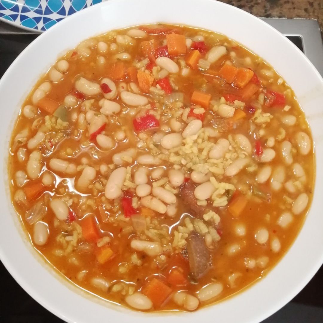Alubias con verduras y arroz Alubias con verduras y arroz