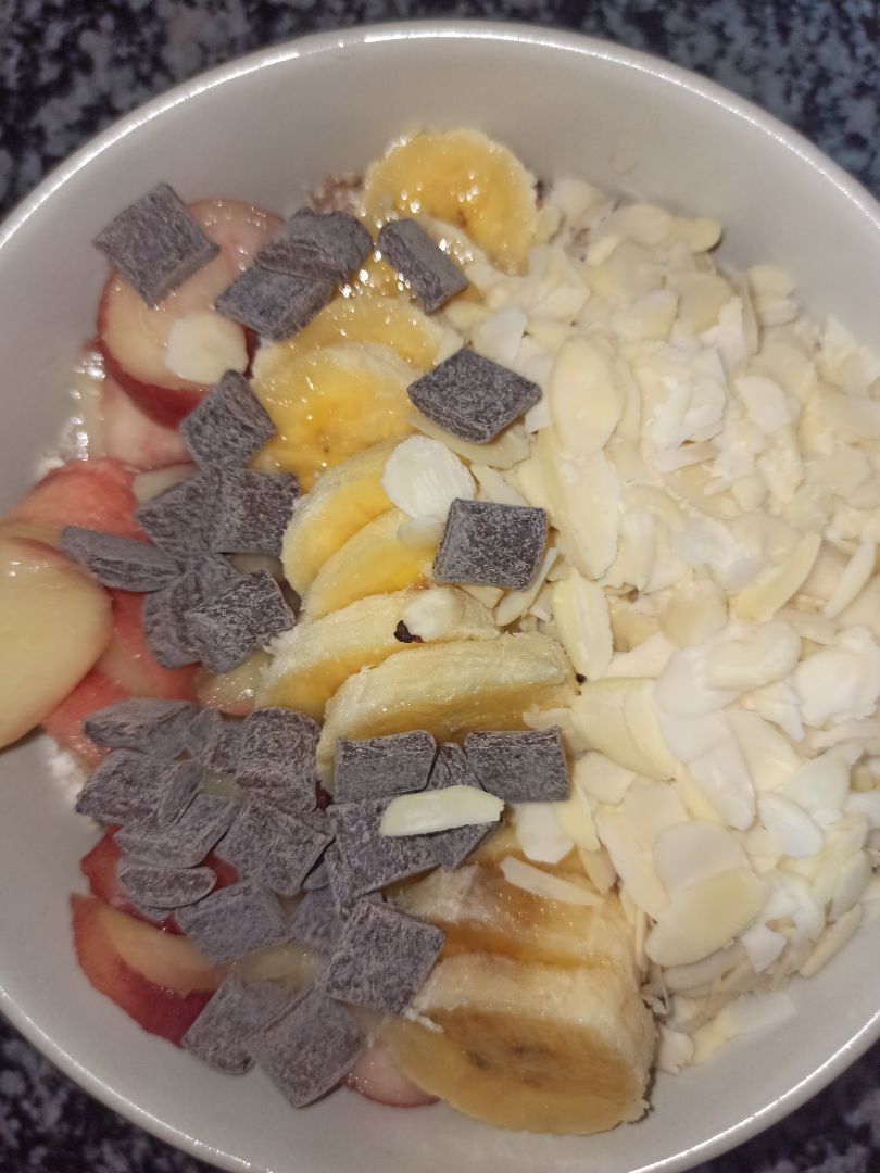 Yogur con cereales y fruta Yogur con cereales y fruta