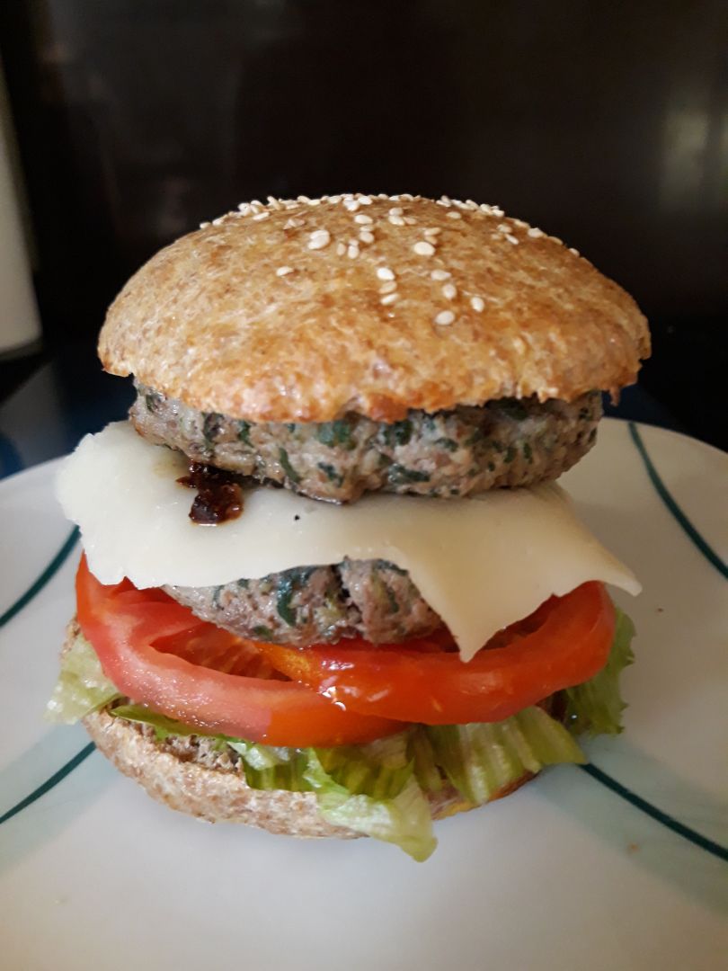 Hamburguesa de ternera y espinacas