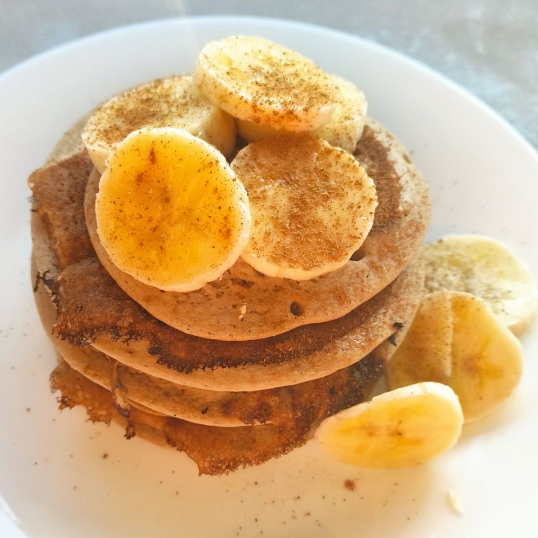 Tortitas de avena, proteína vegetal y plátano Tortitas de avena, proteína vegetal y plátano