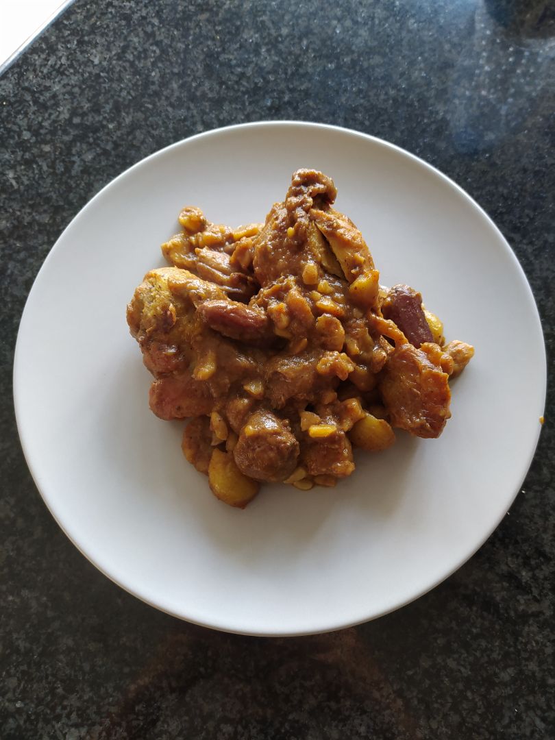 Pollo guisado con castañas, dátiles y piñones 🍗🌰 Pollo guisado con castañas, dátiles y piñones 🍗🌰