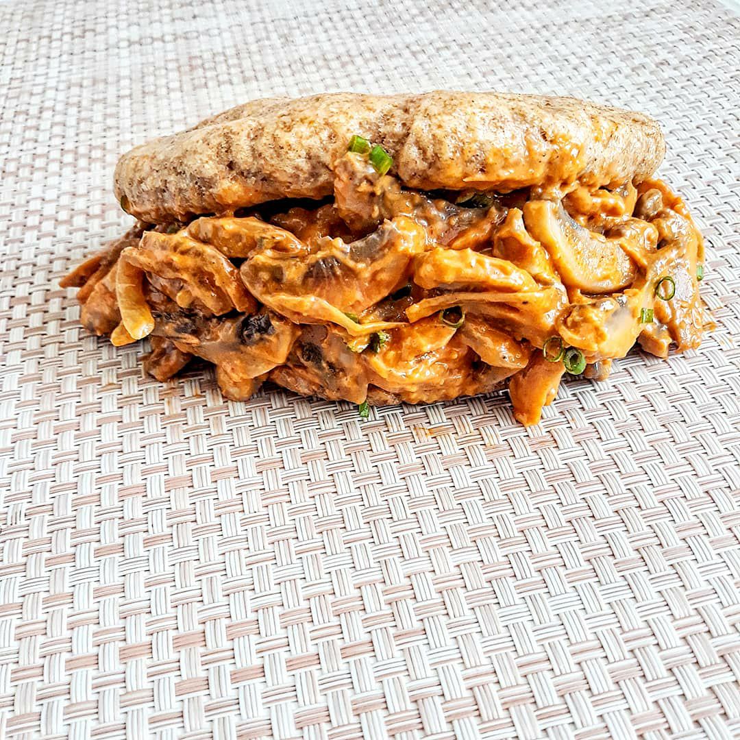 🍄PAN BAO INTEGRAL CON CHAMPIÑONES AL STROGONOFF🍄 🍄PAN BAO INTEGRAL CON CHAMPIÑONES AL STROGONOFF🍄
