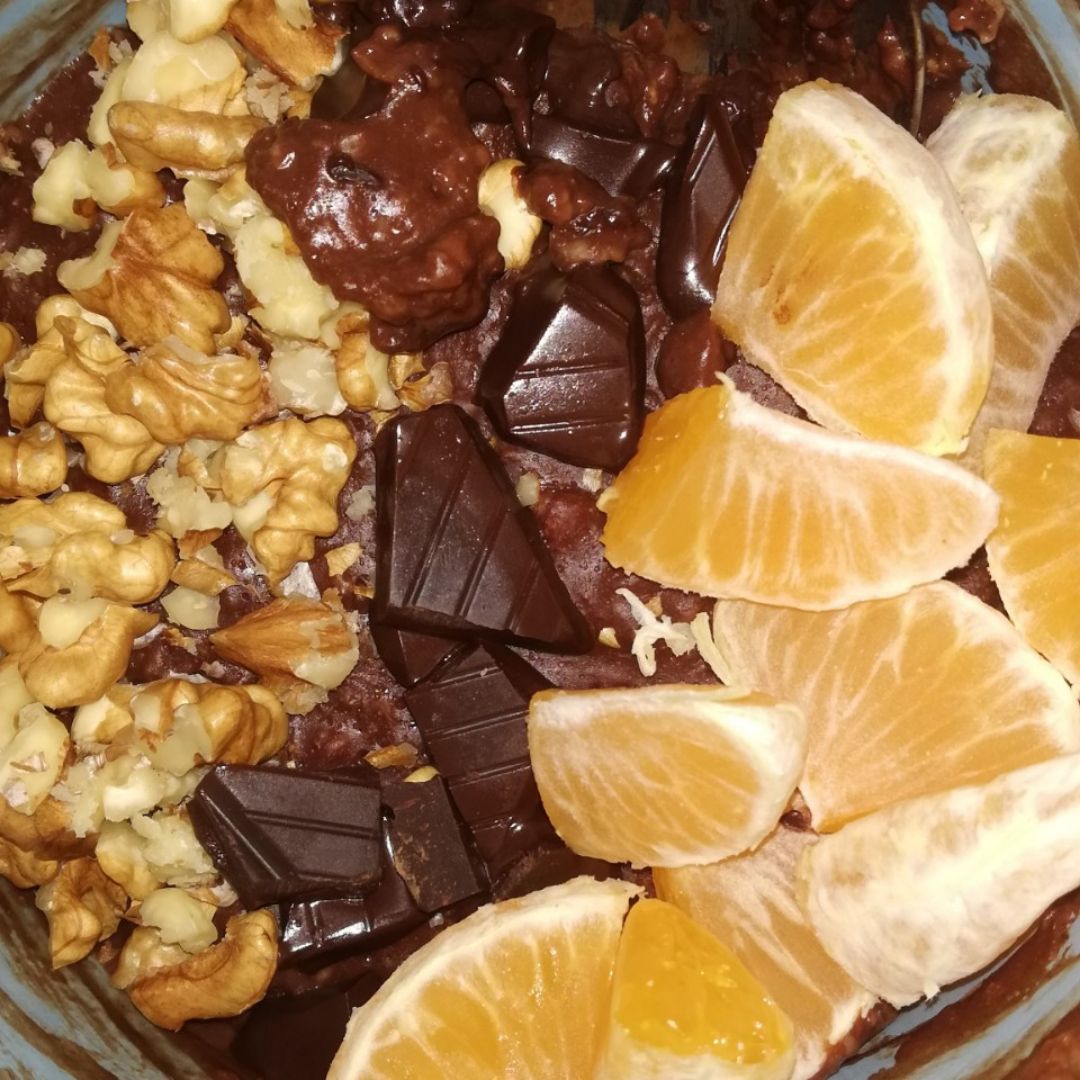 Porridge de cacao con mandarina y nueces