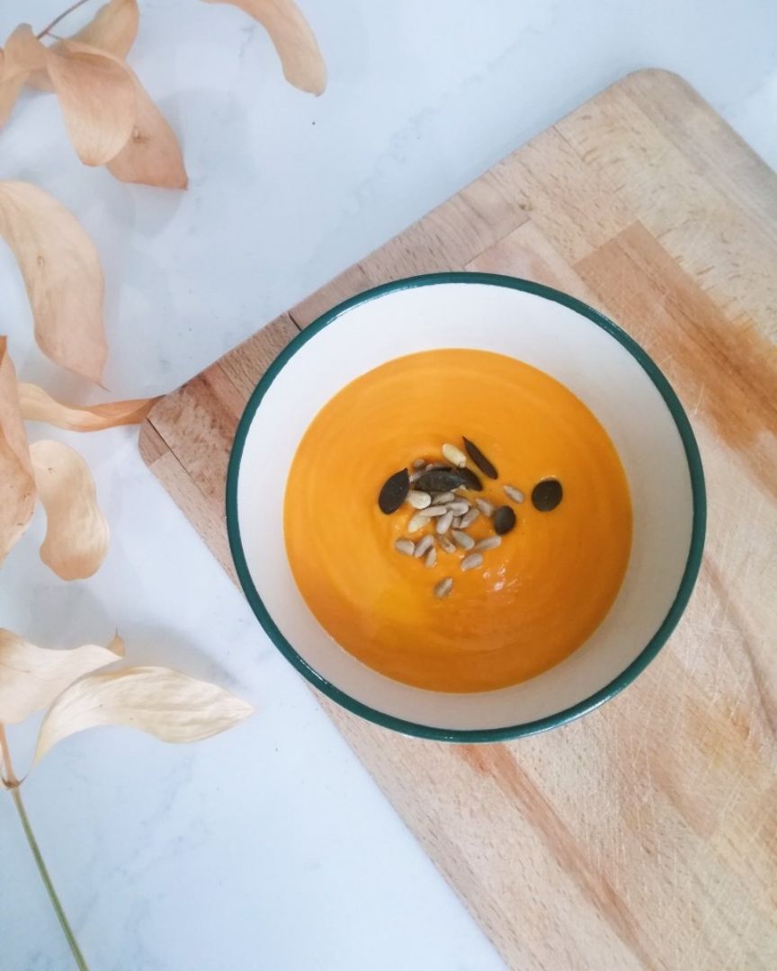 Crema de calabaza, zanahorias y leche de coco Crema de calabaza, zanahorias y leche de coco