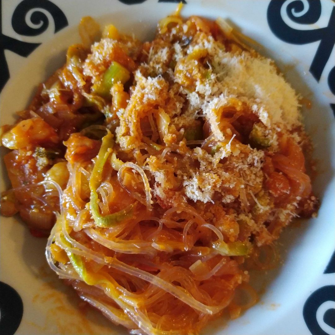 Fideos de habas y calabacín con gambas Fideos de habas y calabacín con gambas