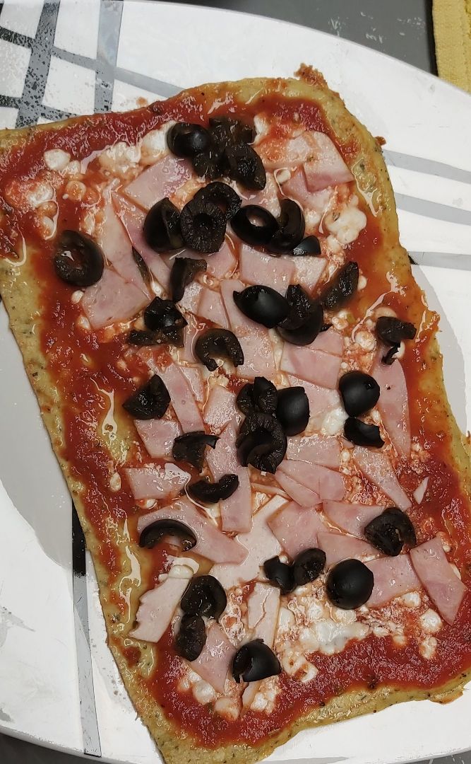 Pizza sin gluten, sin harinas y solo 2 ingredientes Pizza sin gluten, sin harinas y solo 2 ingredientes